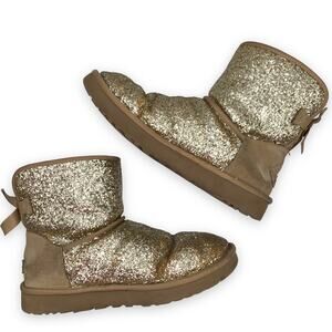 UGG AUSTRALIA women's gold sparkle Classic Mini Bow Cosmos sheepskin boot SZ 9